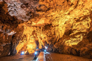 Discover the Natural Wonder of Nguom Ngao Cave in Cao Bang